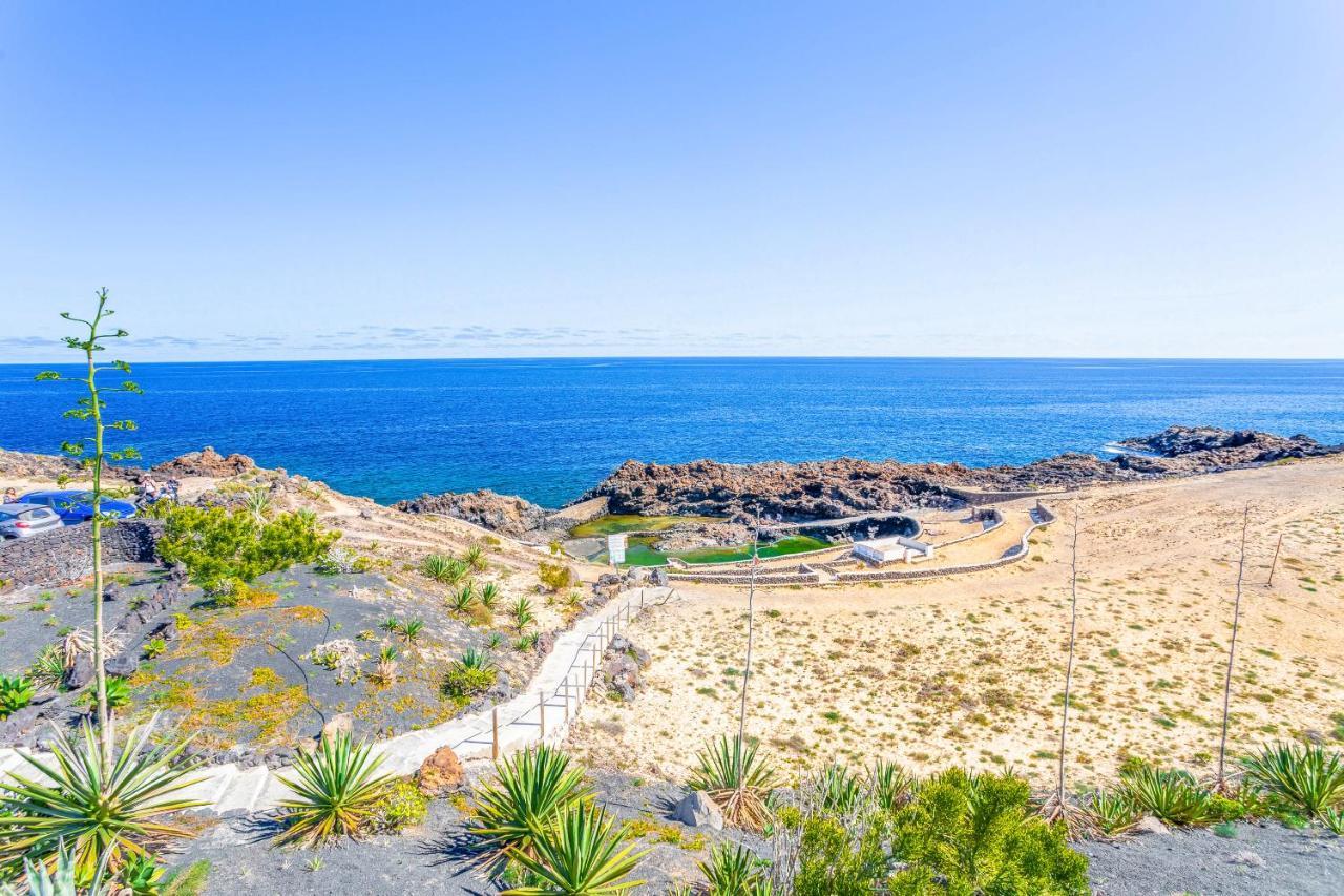 Boutique Beach Villa By Lanzarote Retreats - Private Pool - 1 Min Walk To Sea Pool Charco del Palo Extérieur photo