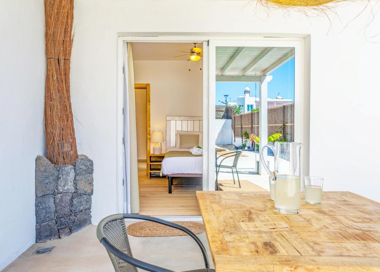 Boutique Beach Villa By Lanzarote Retreats - Private Pool - 1 Min Walk To Sea Pool Charco del Palo Extérieur photo