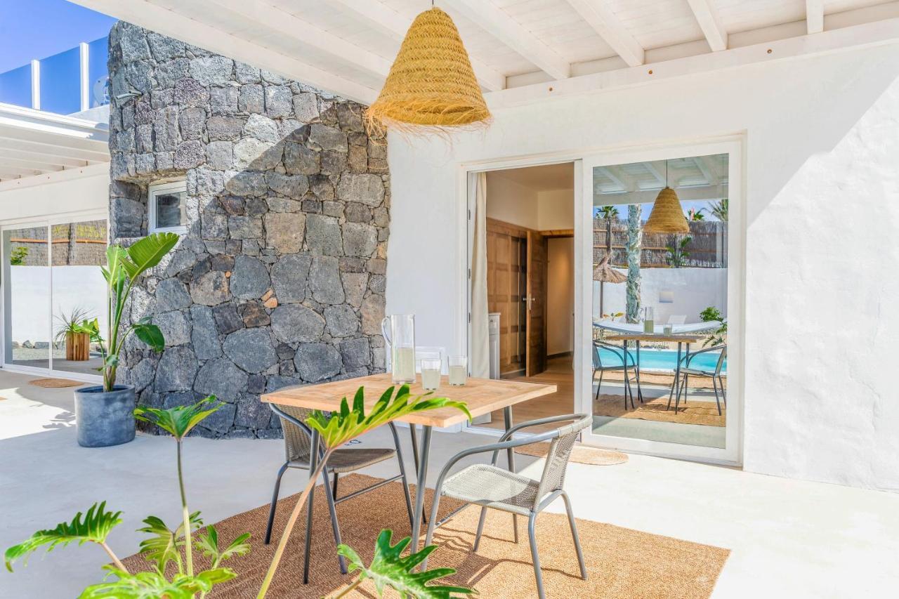 Boutique Beach Villa By Lanzarote Retreats - Private Pool - 1 Min Walk To Sea Pool Charco del Palo Extérieur photo